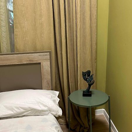 La Casa Emilioangi Hostel เยเรวาน ภายนอก รูปภาพ