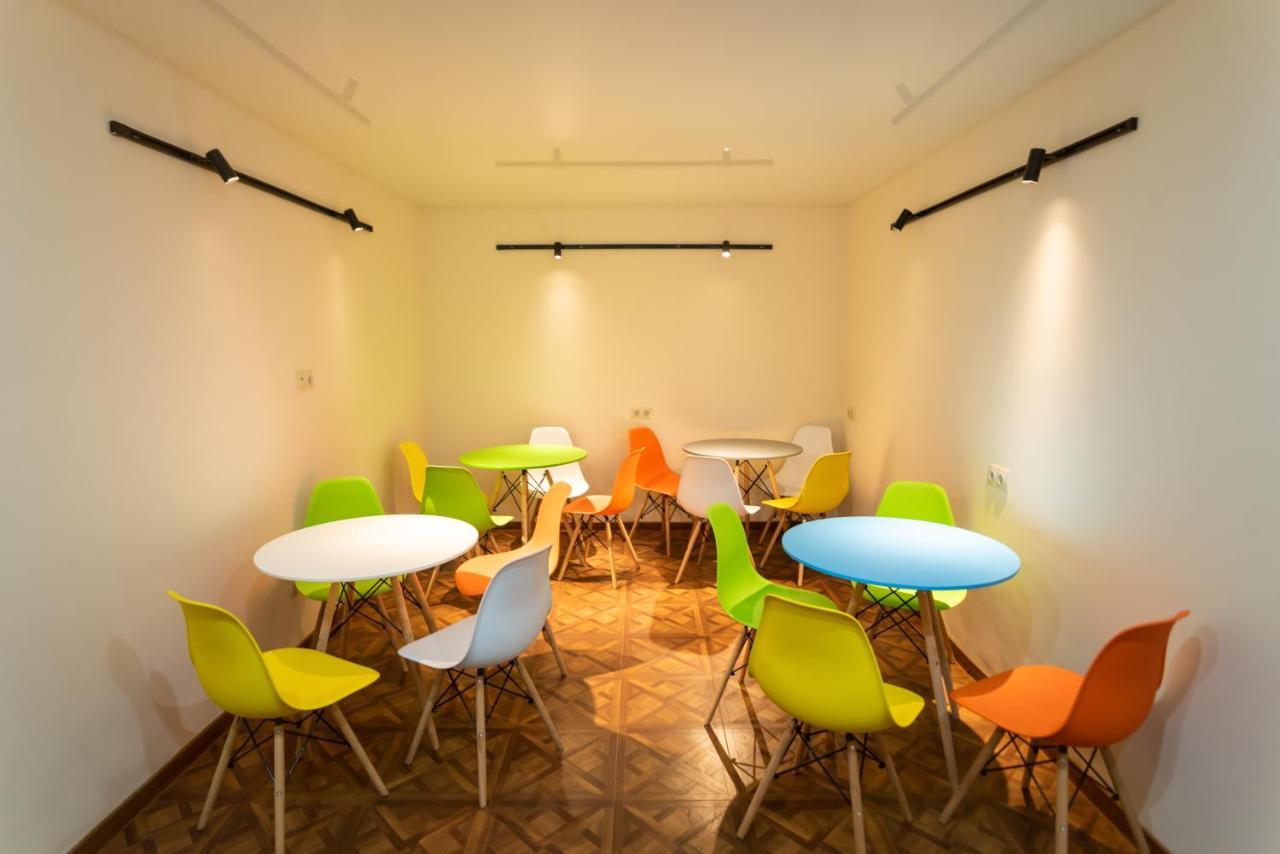 La Casa Emilioangi Hostel เยเรวาน ภายนอก รูปภาพ
