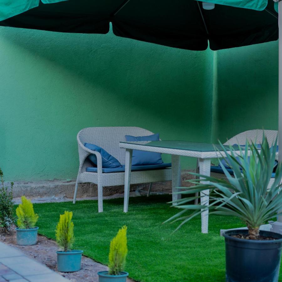 La Casa Emilioangi Hostel เยเรวาน ภายนอก รูปภาพ