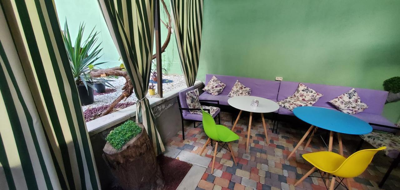 La Casa Emilioangi Hostel เยเรวาน ภายนอก รูปภาพ