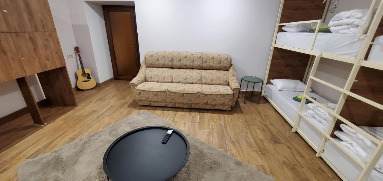 La Casa Emilioangi Hostel เยเรวาน ภายนอก รูปภาพ